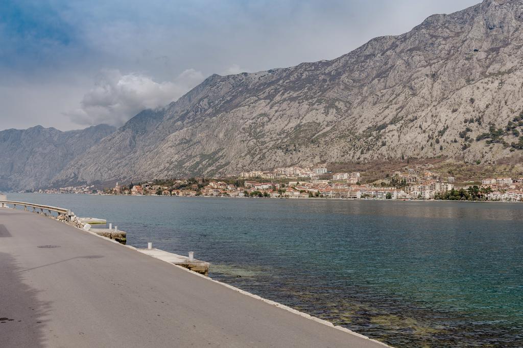 Sea Holiday Muo With Sea And City View Kotor Exteriér fotografie